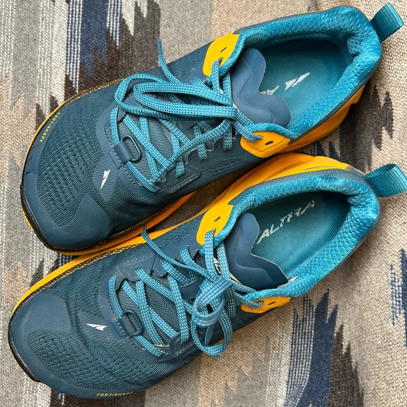 Men’s Altra Olympus 4 size 8.5 Blue & Orange - Picture 2 of 7